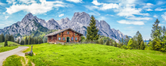 Bergpanorama-mit-Landhaus.jpg